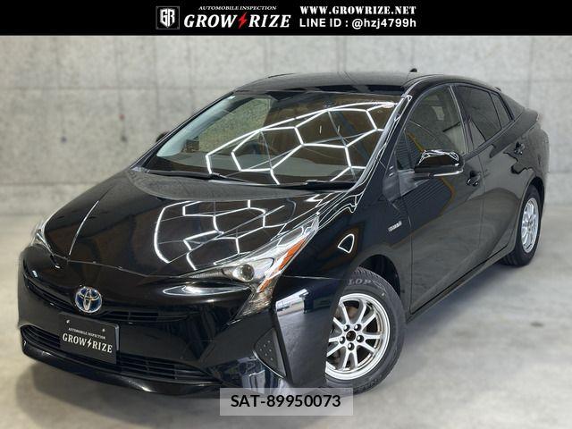 Toyota PRIUS 2017-06 8781709-2