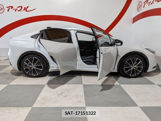 Toyota PRIUS 2023-06 8797198-6