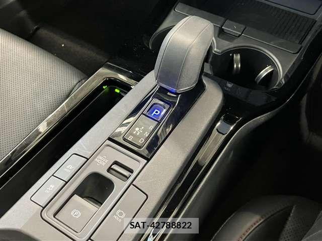 Toyota PRIUS 2023-06 8797199-10
