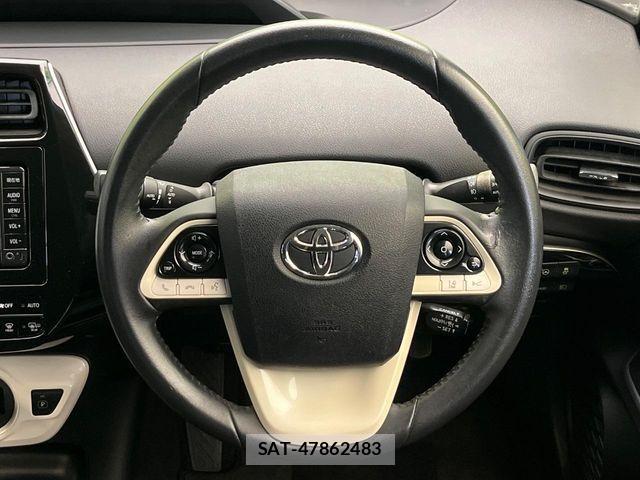 Toyota PRIUS 2017-06 8797205-10