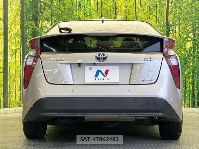 Toyota PRIUS 2017-06 8797205-14