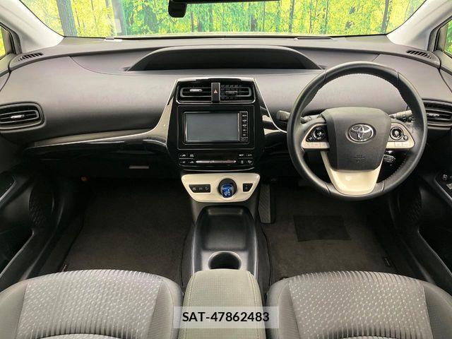 Toyota PRIUS 2017-06 8797205-1