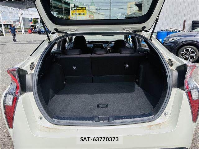 Toyota PRIUS 2016-01 8831194-9