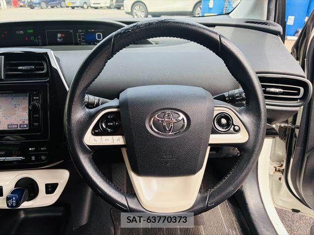 Toyota PRIUS 2016-01 8831194-10