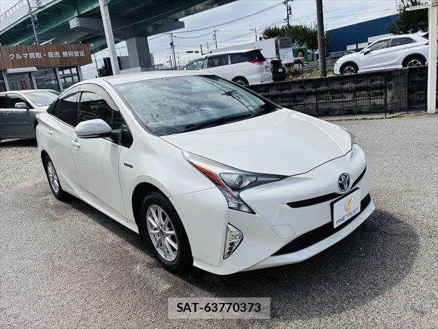 Toyota PRIUS 2016-01 8831194-15