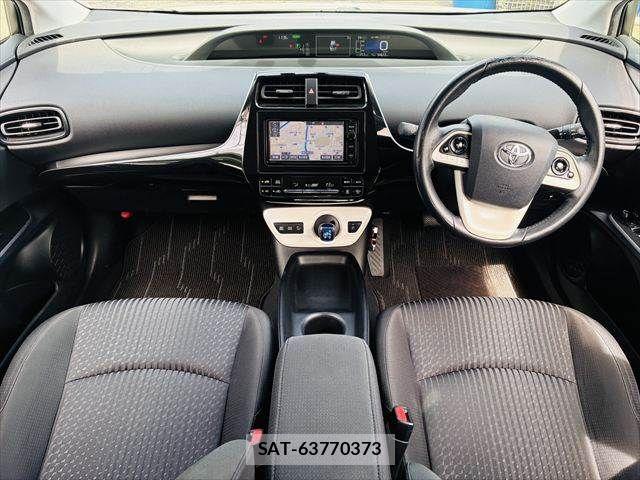 Toyota PRIUS 2016-01 8831194-2