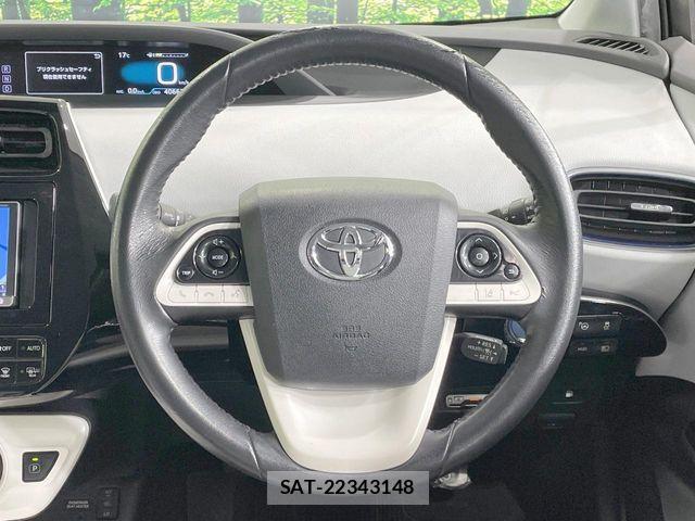 Toyota PRIUS 2016-06 8849441-13