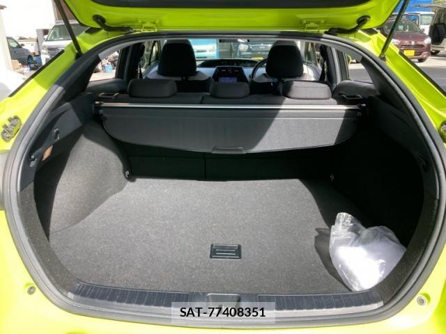 Toyota PRIUS 2016-03 8850421-13