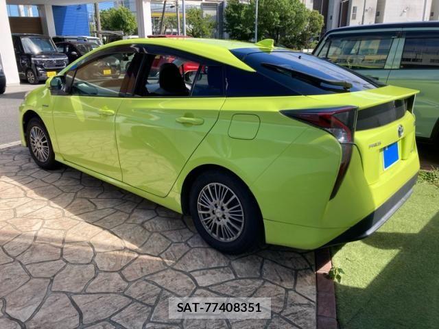 Toyota PRIUS 2016-03 8850421-2