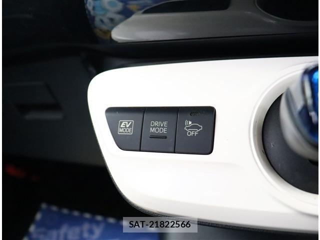 Toyota PRIUS 2017-03 8881679-8