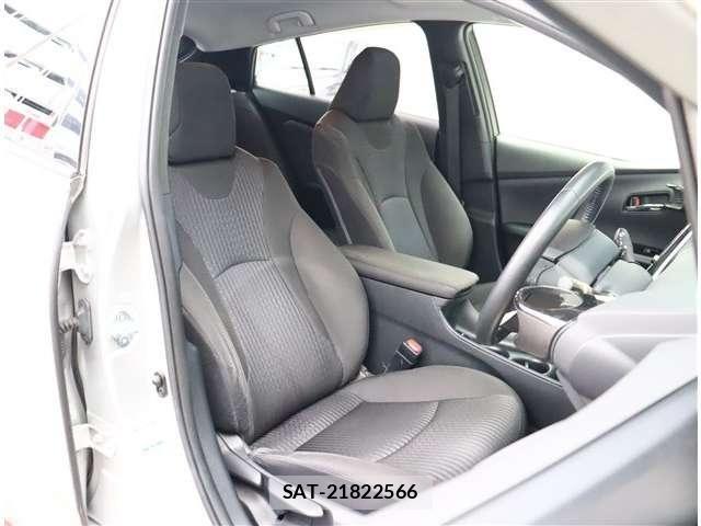 Toyota PRIUS 2017-03 8881679-13