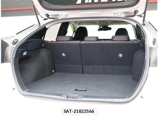 Toyota PRIUS 2017-03 8881679-15
