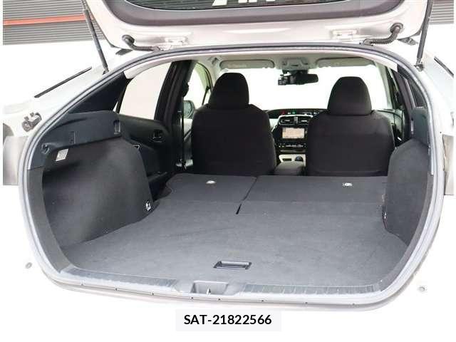 Toyota PRIUS 2017-03 8881679-16