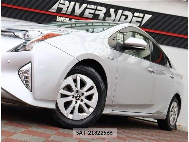 Toyota PRIUS 2017-03 8881679-19