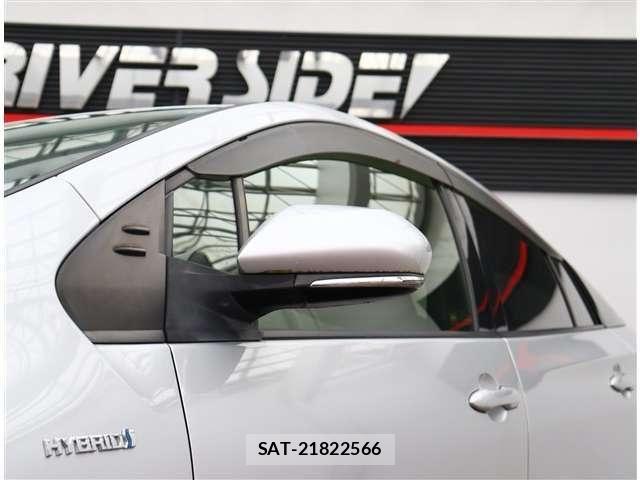 Toyota PRIUS 2017-03 8881679-20