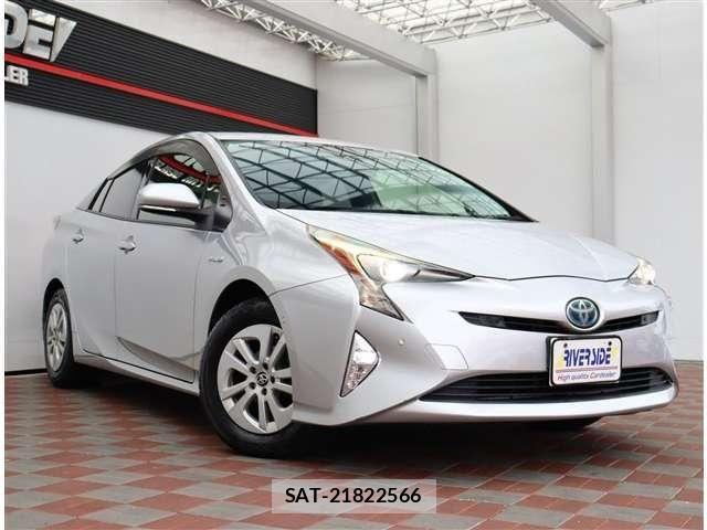 Toyota PRIUS 2017-03 8881679-21