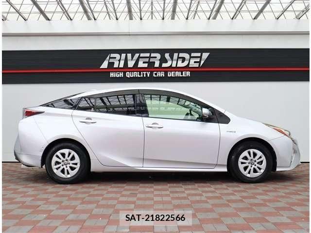 Toyota PRIUS 2017-03 8881679-4