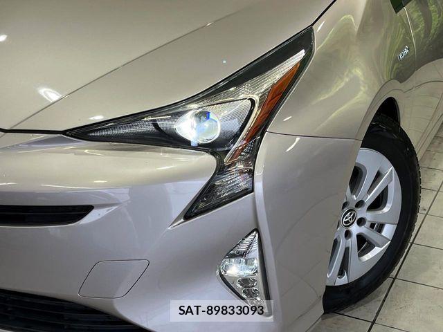 Toyota PRIUS 2016-03 8881683-11