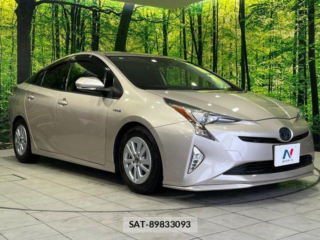 Toyota PRIUS 2016-03 8881683-15