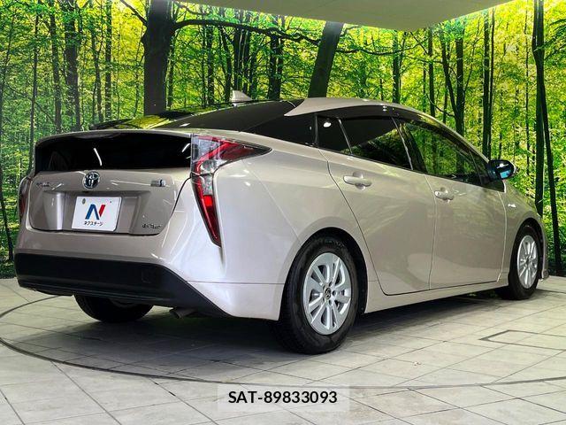 Toyota PRIUS 2016-03 8881683-16