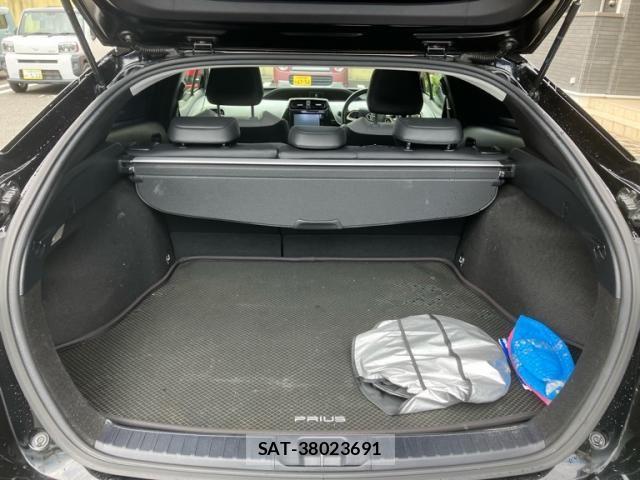 Toyota PRIUS 2016-04 8881685-10