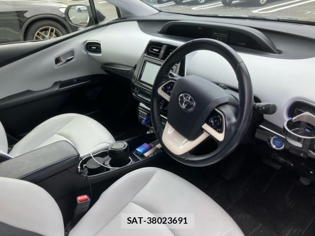 Toyota PRIUS 2016-04 8881685-12