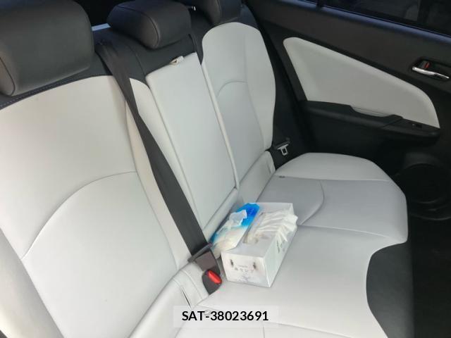 Toyota PRIUS 2016-04 8881685-15