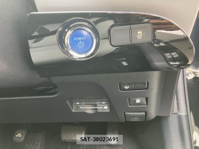Toyota PRIUS 2016-04 8881685-16