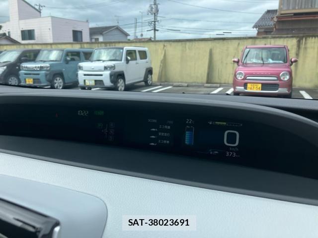 Toyota PRIUS 2016-04 8881685-20