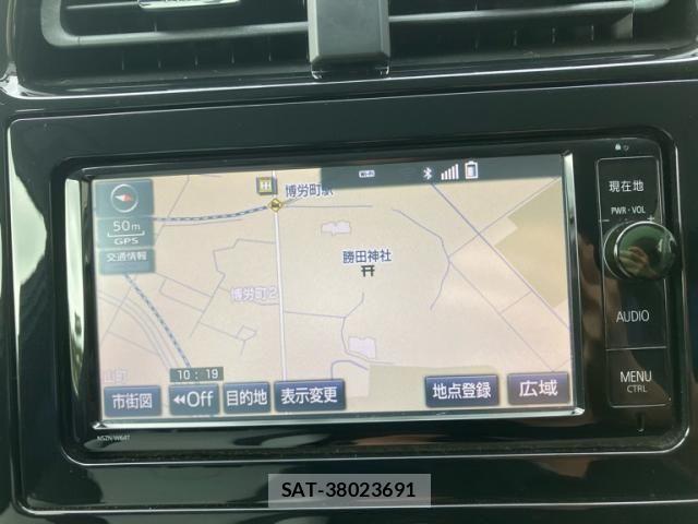 Toyota PRIUS 2016-04 8881685-24