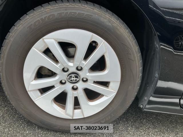 Toyota PRIUS 2016-04 8881685-6