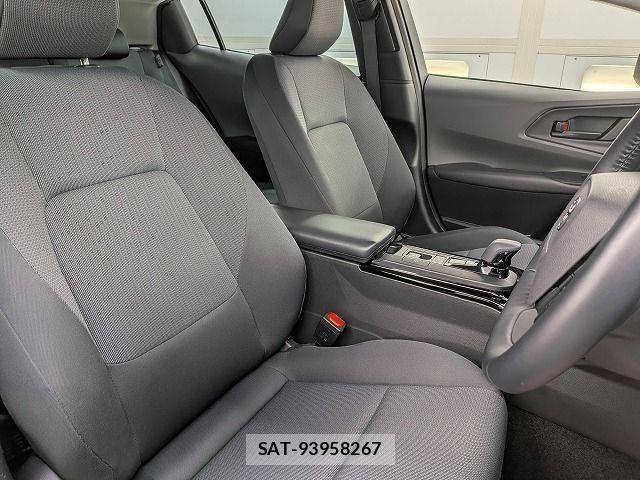 Toyota PRIUS 2023-06 8881677-10