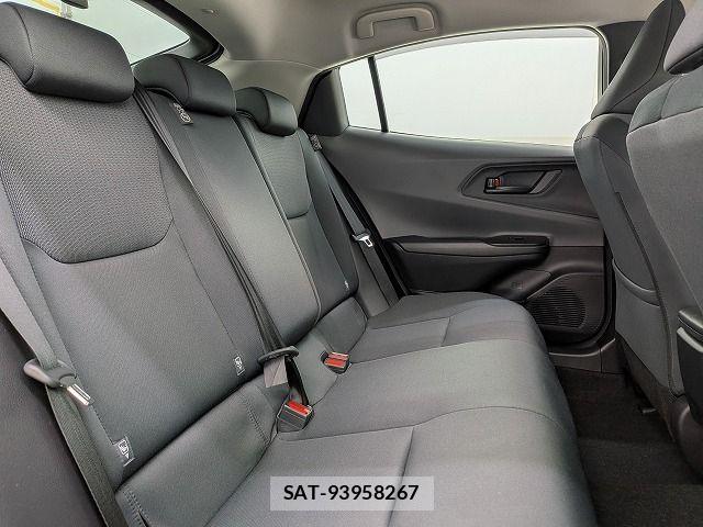 Toyota PRIUS 2023-06 8881677-11