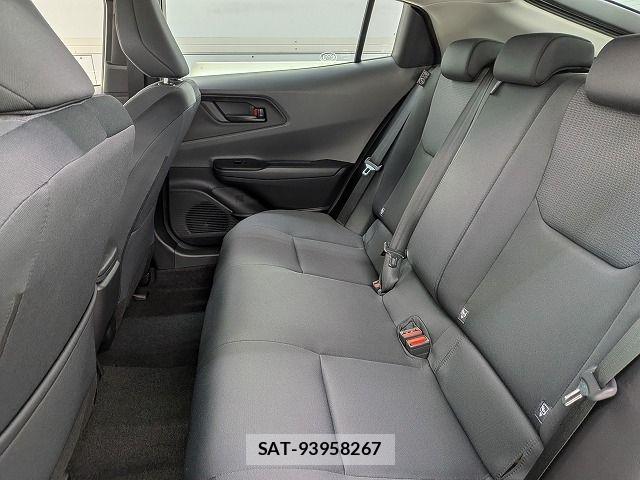 Toyota PRIUS 2023-06 8881677-12