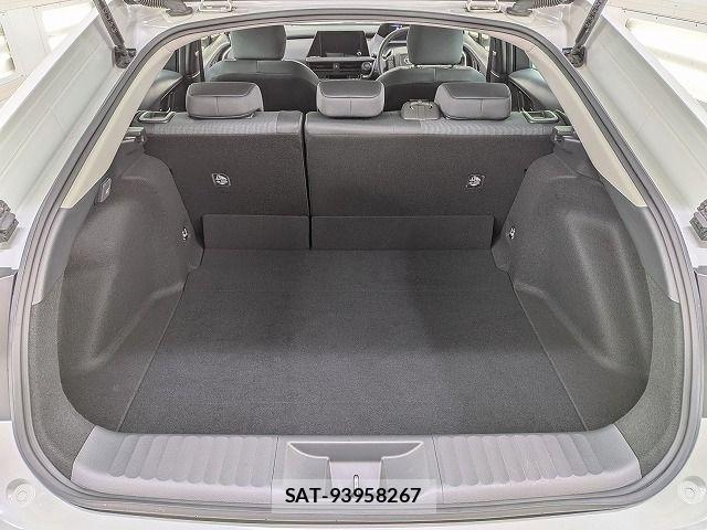 Toyota PRIUS 2023-06 8881677-13