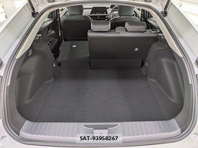 Toyota PRIUS 2023-06 8881677-14