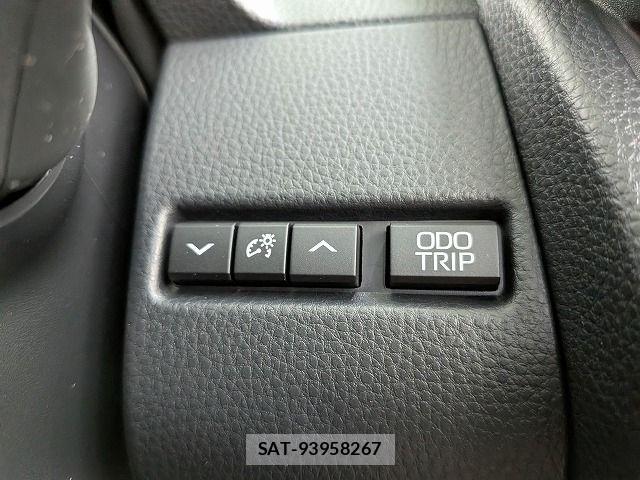 Toyota PRIUS 2023-06 8881677-18