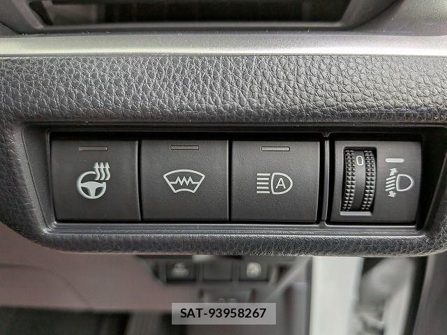 Toyota PRIUS 2023-06 8881677-20