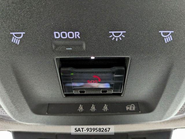 Toyota PRIUS 2023-06 8881677-24