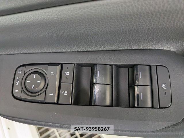 Toyota PRIUS 2023-06 8881677-27
