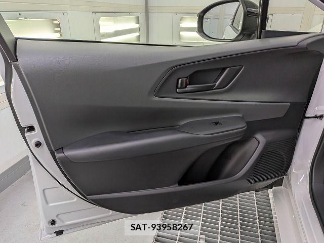 Toyota PRIUS 2023-06 8881677-28
