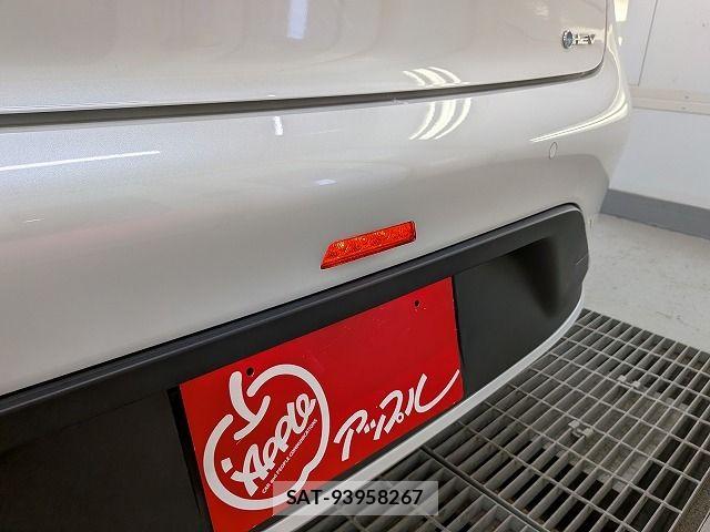 Toyota PRIUS 2023-06 8881677-6