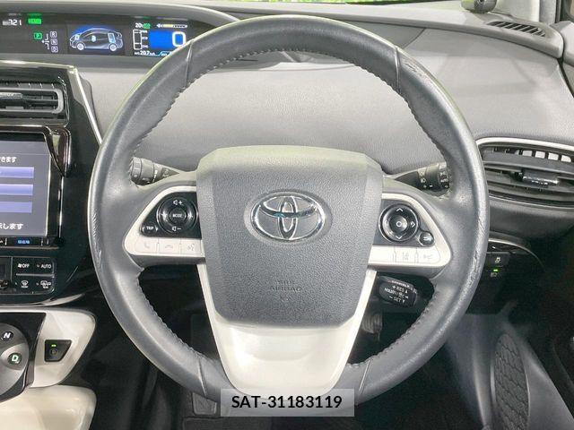 Toyota PRIUS 2016-05 8881681-13