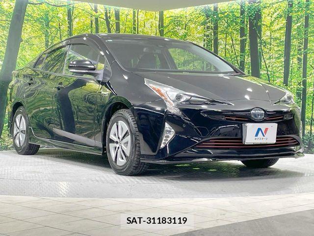 Toyota PRIUS 2016-05 8881681-16