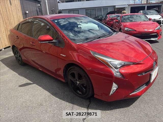 Toyota PRIUS 2016-06 8881684-14
