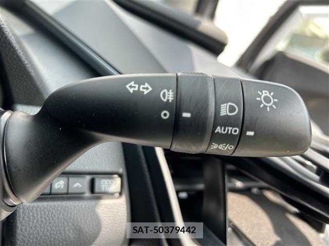 Toyota PRIUS 2023-02 8881678-18