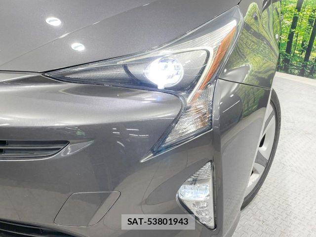 Toyota PRIUS 2015-12 8881682-11