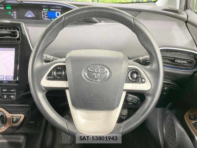 Toyota PRIUS 2015-12 8881682-13