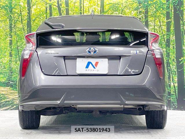 Toyota PRIUS 2015-12 8881682-15