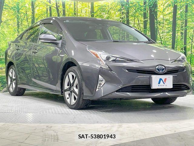 Toyota PRIUS 2015-12 8881682-16